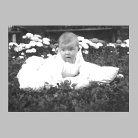 104-0077 Die aelteste Tochter der Familie Klein aus Colm, Gisela im Jahre 1935.jpg